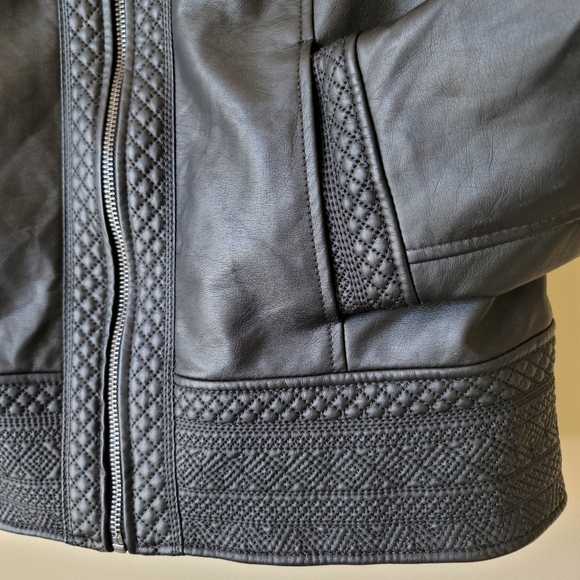 Denim & Company faux leather Embroidered front‎ zip lined jacket - Picture 3 of 16